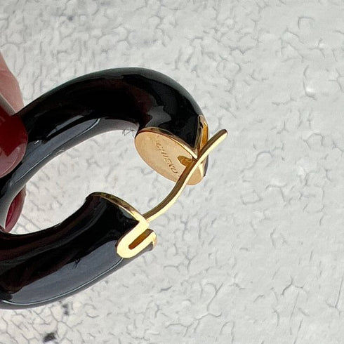 Big hoop pierce